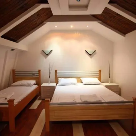 Hotel Lira Excellent *